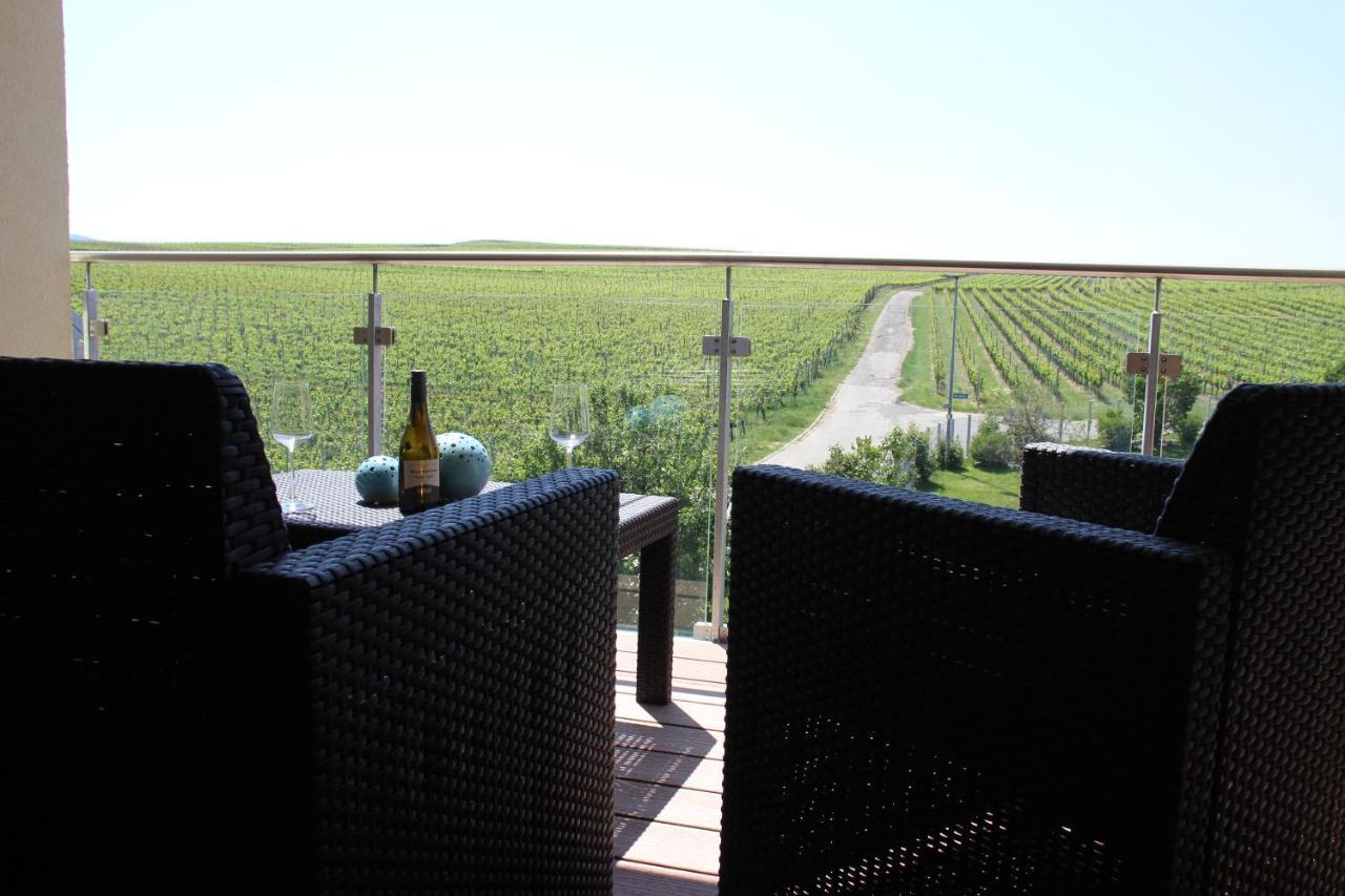 Gaestehaus Casa Luna - Paradiesische Ferienwohnungen Am Kaiserstuhl! Bischoffingen Extérieur photo